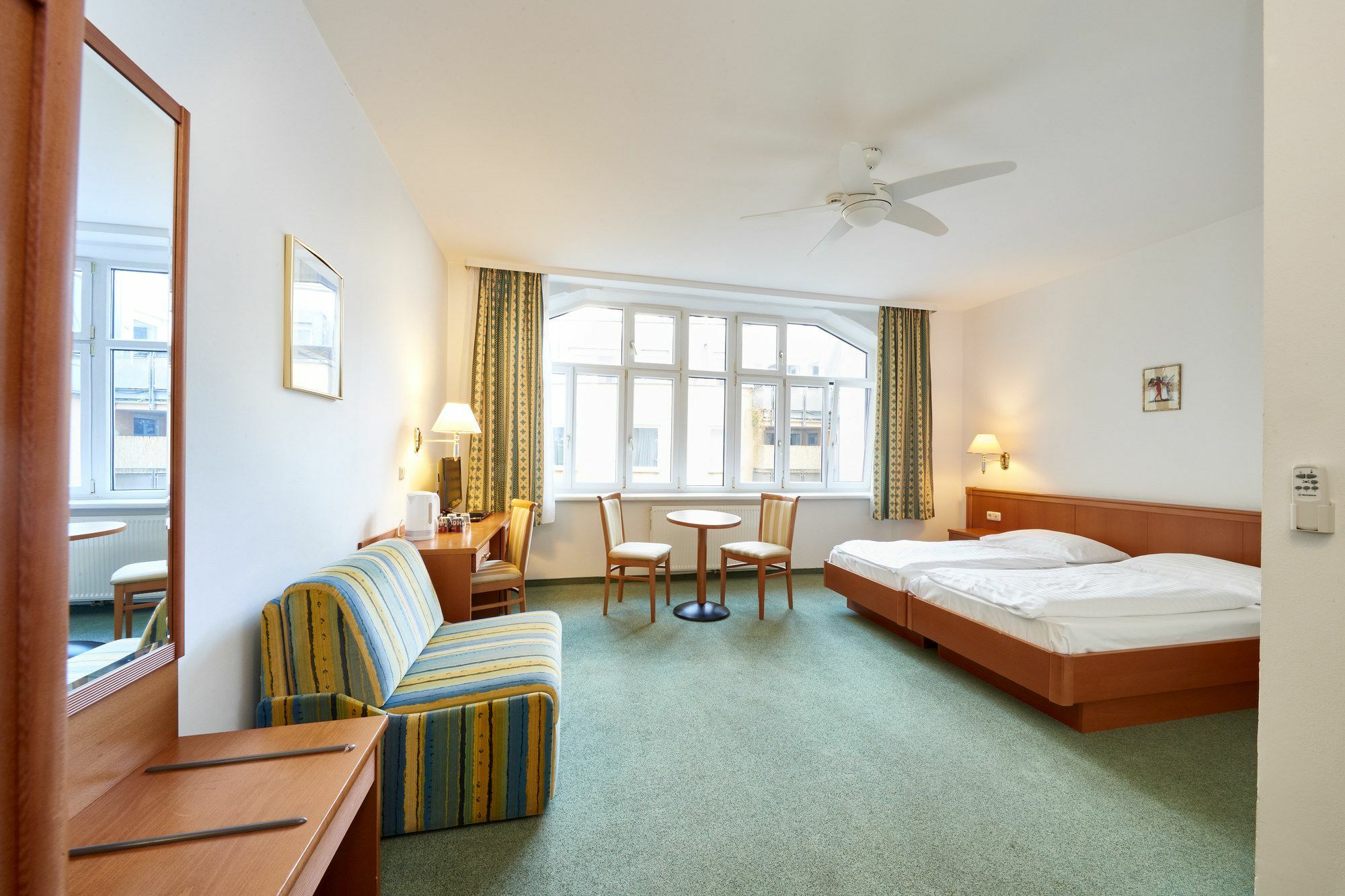 Hotel Schani Salon Вена Экстерьер фото
